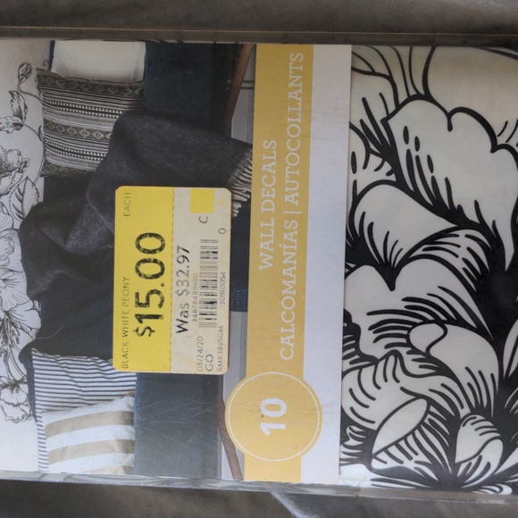 Free Add On RoomMates Peel & Stick Wall Decals New Black & White Peony Decals - Picture 3 of 12